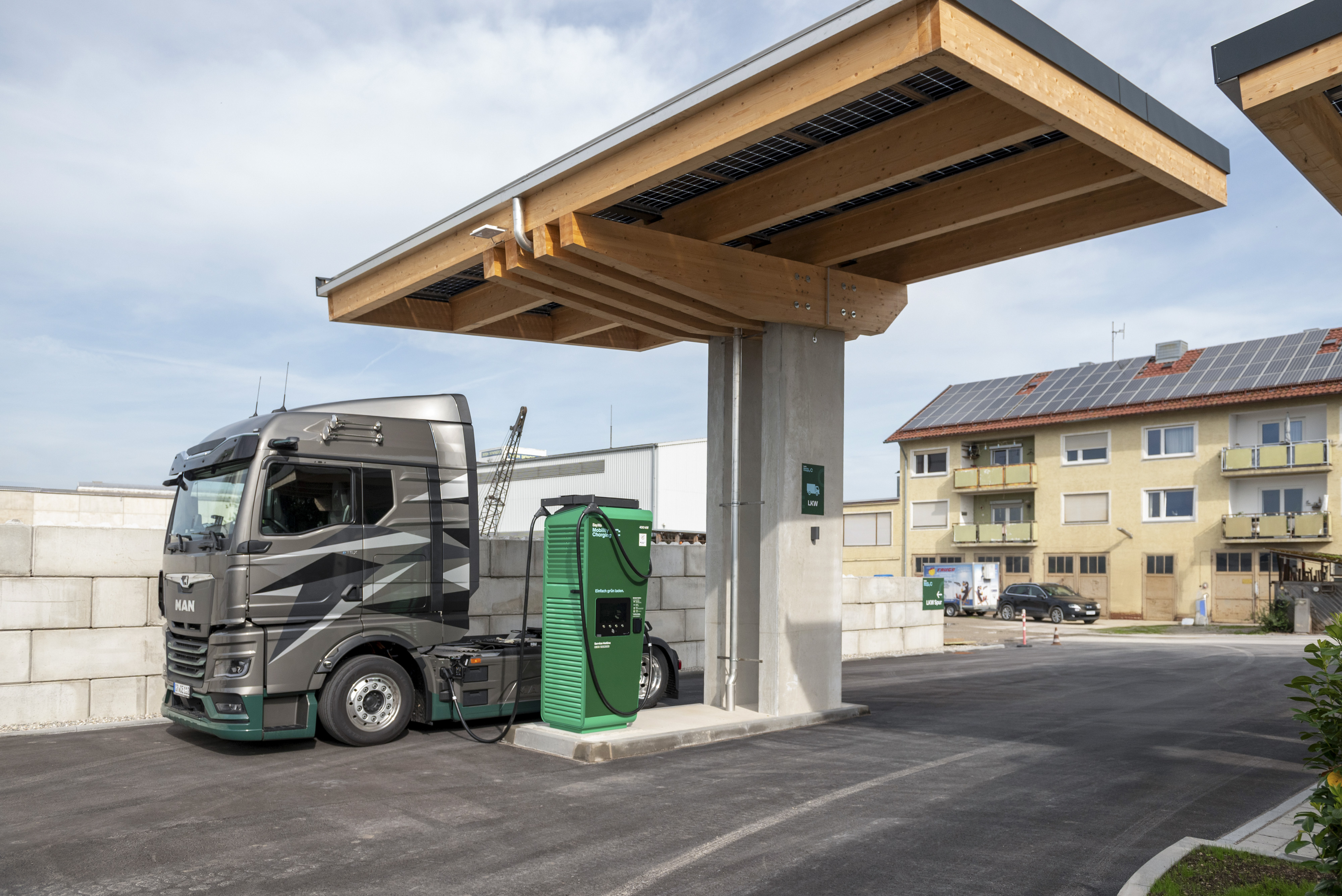 BayWa Mobility Charging _LKW.jpg