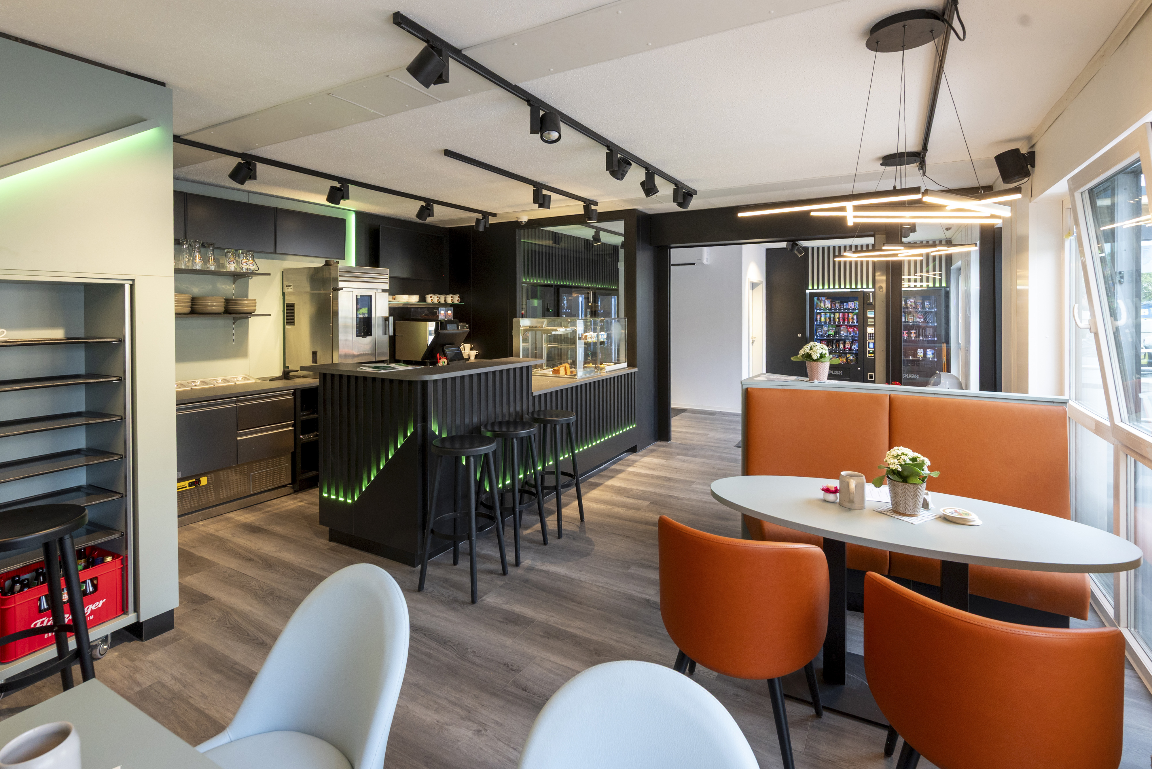 BayWa Mobility Charging _Ladepark_Bistro.jpg